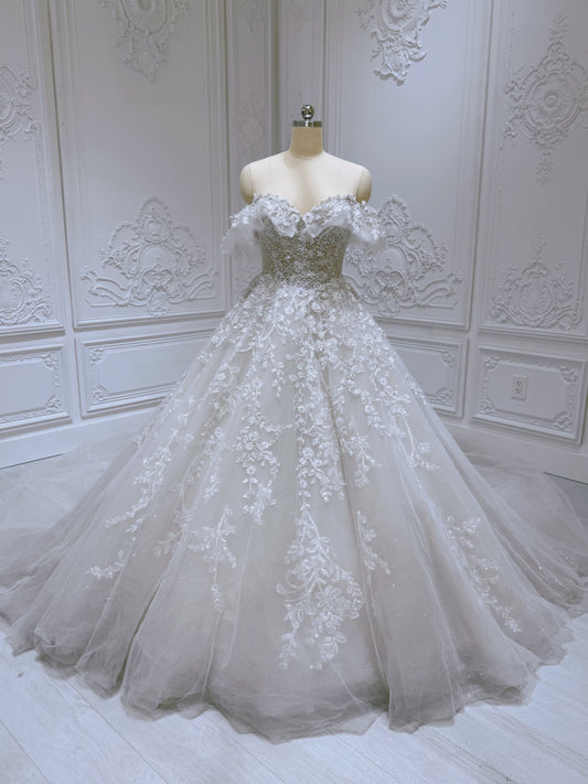 Stock clearance! Bridal size 8! Ivory beading 3D floral ballgown fairy wedding dress