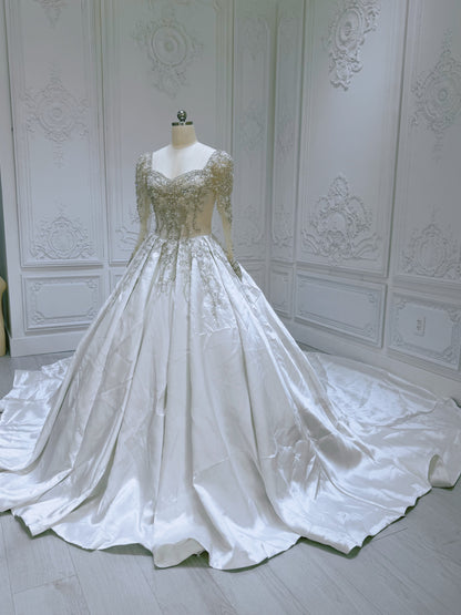 Stock Clearance! Bridal size 6! Beading lace long sleeve satin ballgown wedding dress