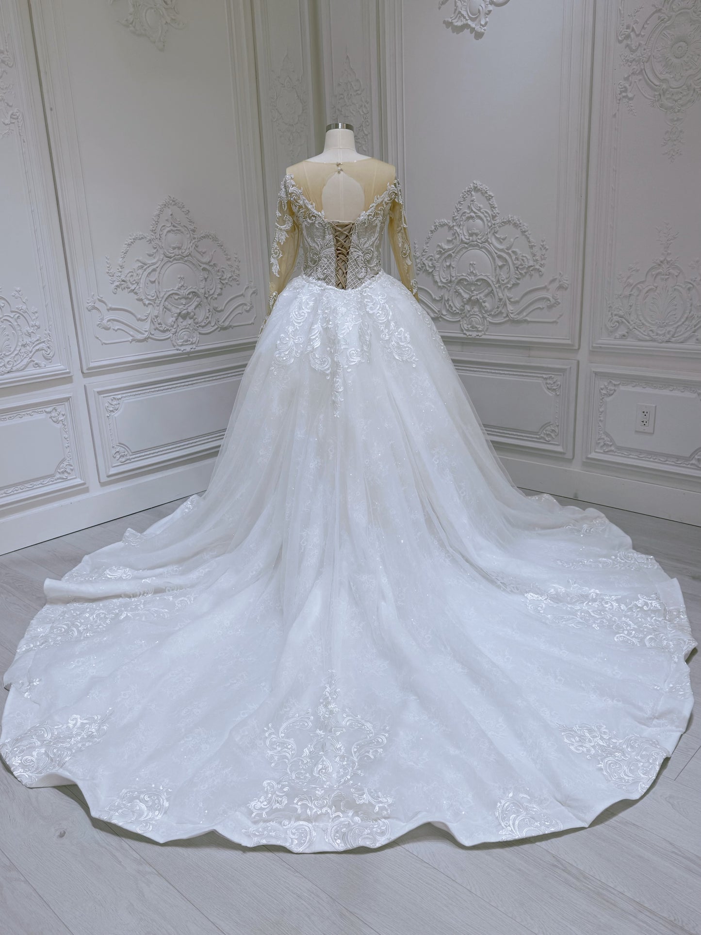 TBC-CM26 Stock of long sleeve beading lace embroidered mermaid wedding dress with detachable skirt