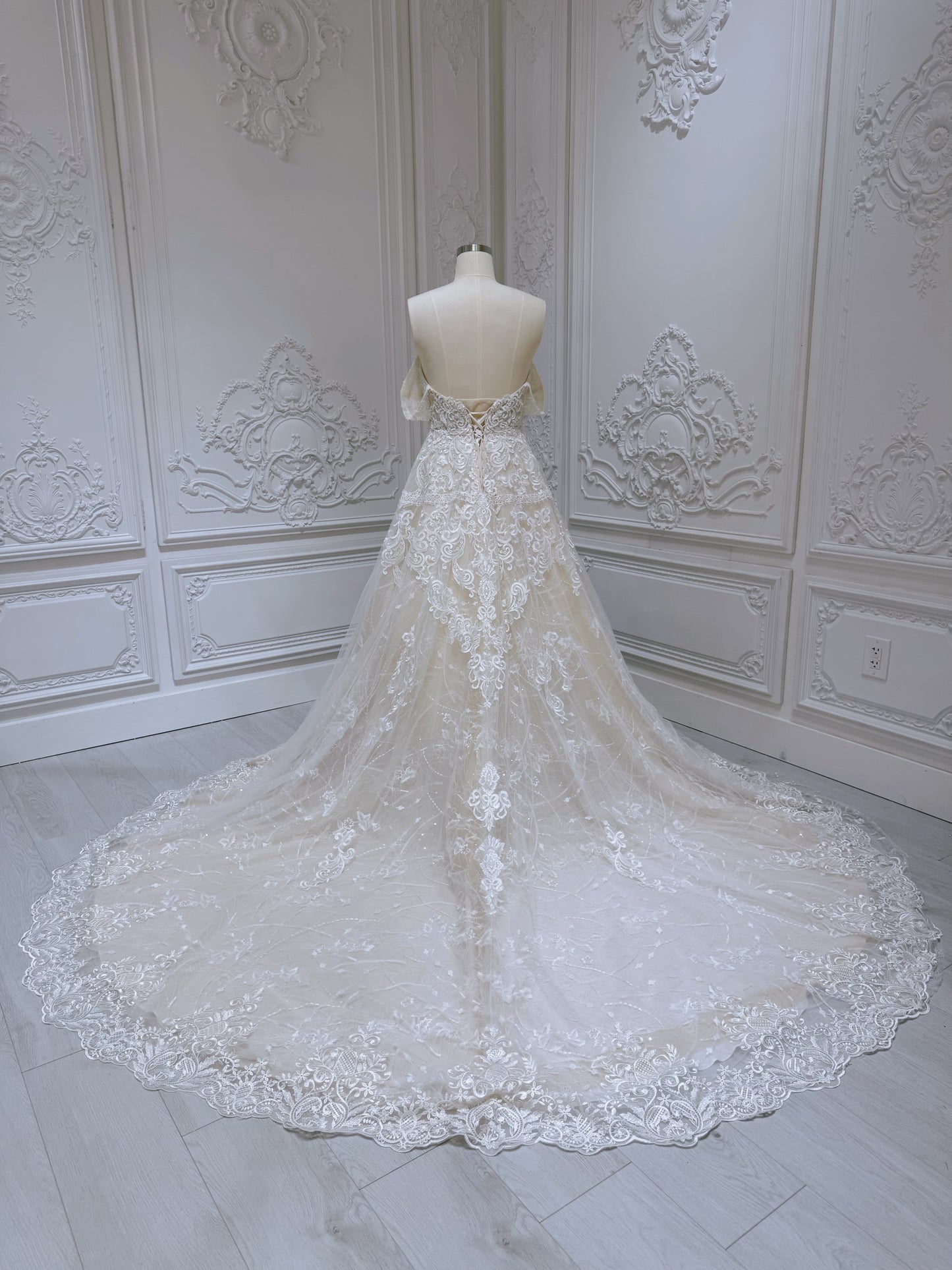 Stock Clearance! Bridal size 12-14! Cream color lace embroidered off the shoulder Aline wedding dress