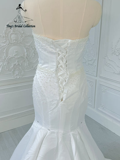 Stock clearance! Bridal size 14! White satin pearl beaded mermaid wedding dress with detachable ruffled skirt