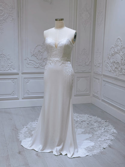 Stock clearance! White Strapless with V-neck crepe fabric with lace embroidered mermaid wedding dress