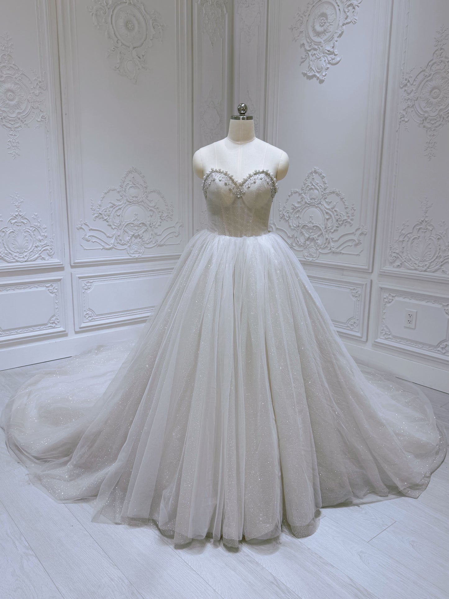 Stock Clearance! Strapless Ivory sparkling tulle Aline/ballgown wedding dress