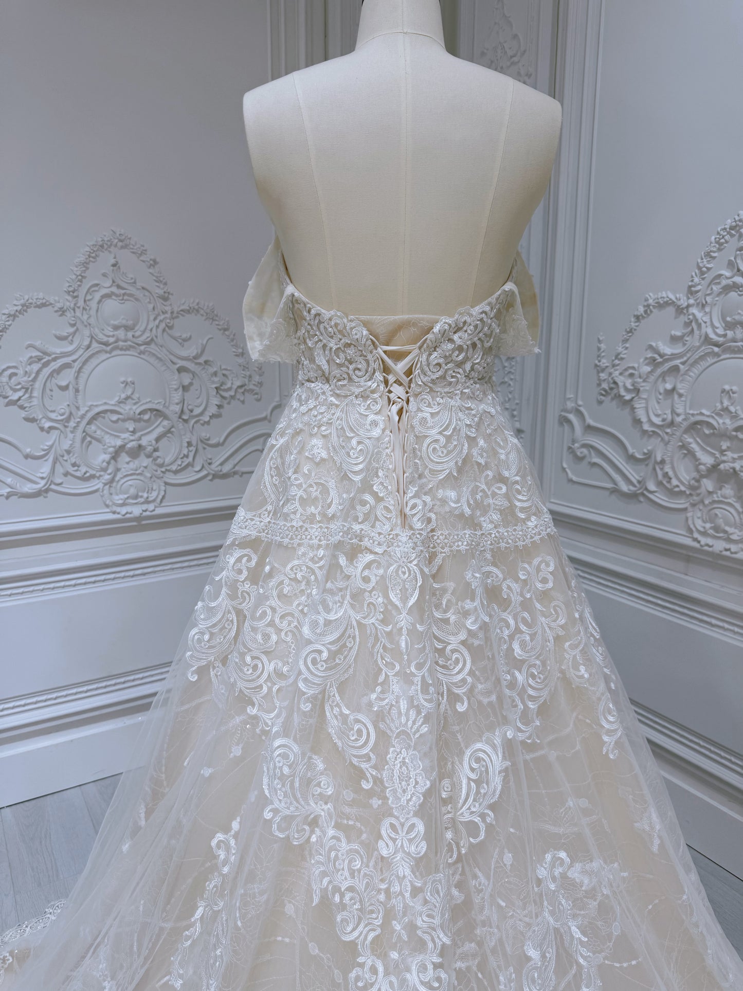 Stock Clearance! Bridal size 12-14! Cream color lace embroidered off the shoulder Aline wedding dress