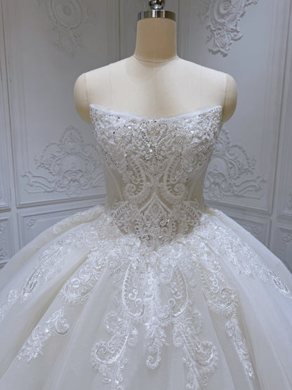 TBC-B032 Stock of off white lace embroidered strapless ballgown royal wedding dress