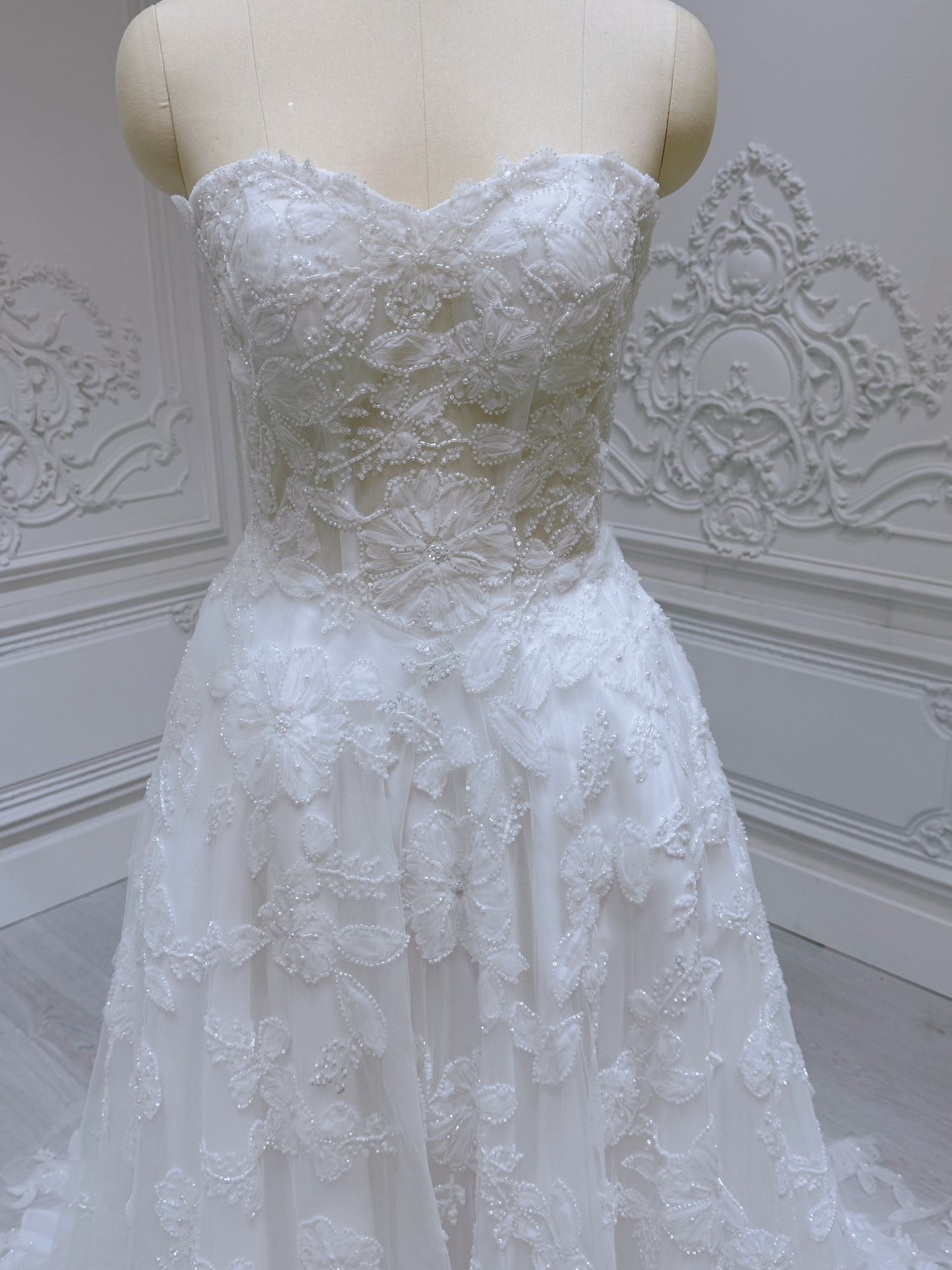 TBC-A036 Stock of beading lace Aline wedding dress