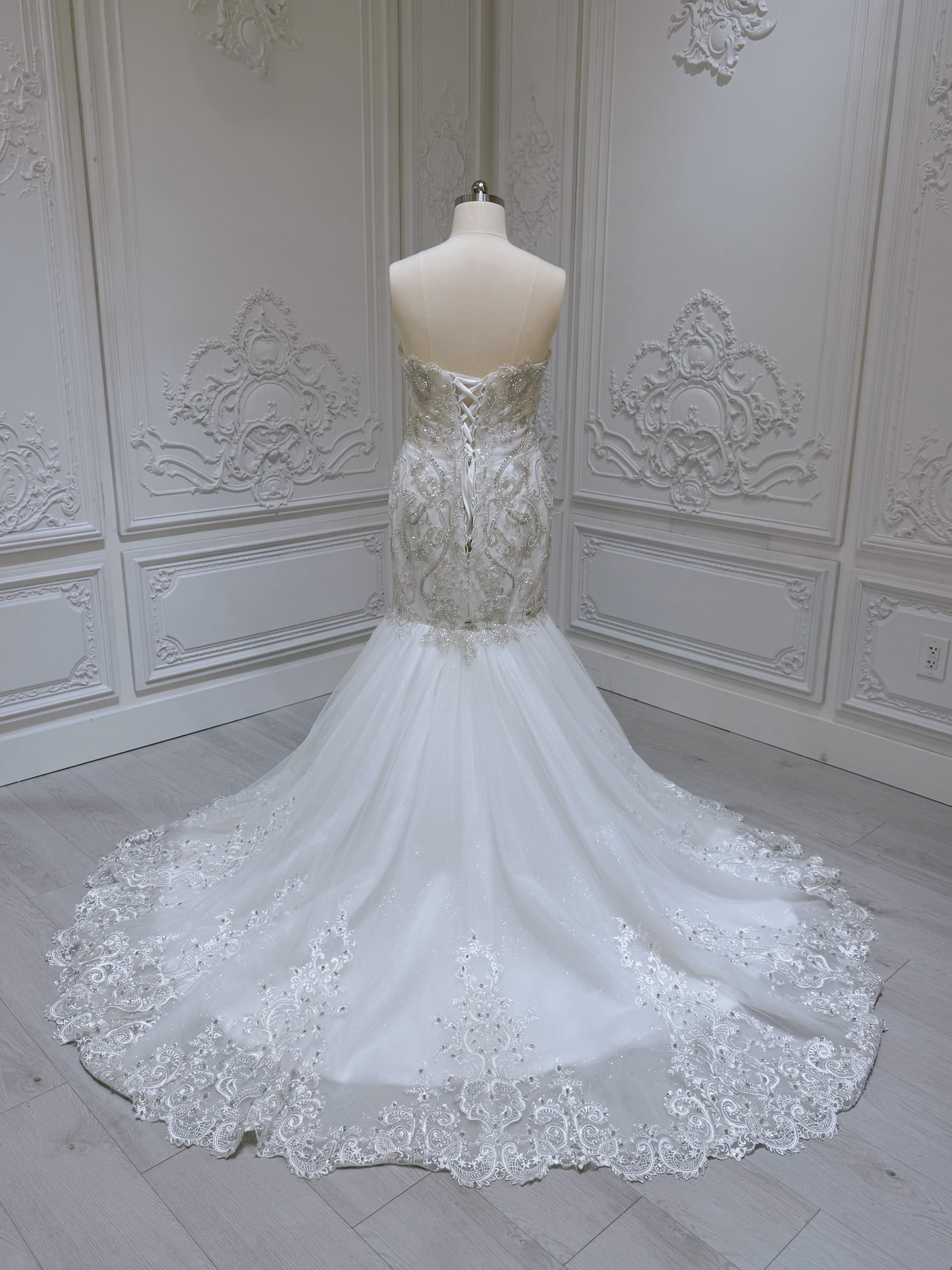TBC-A009 Stock of crystal beaded lace embroidered sparkling mermaid royal wedding dress