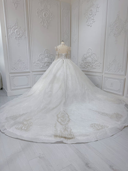 Stock Clearance! Bridal size 10! Luxury crystal beaded with beading lace long sleeve Victorian royal wedding dress with detachable neckpiece