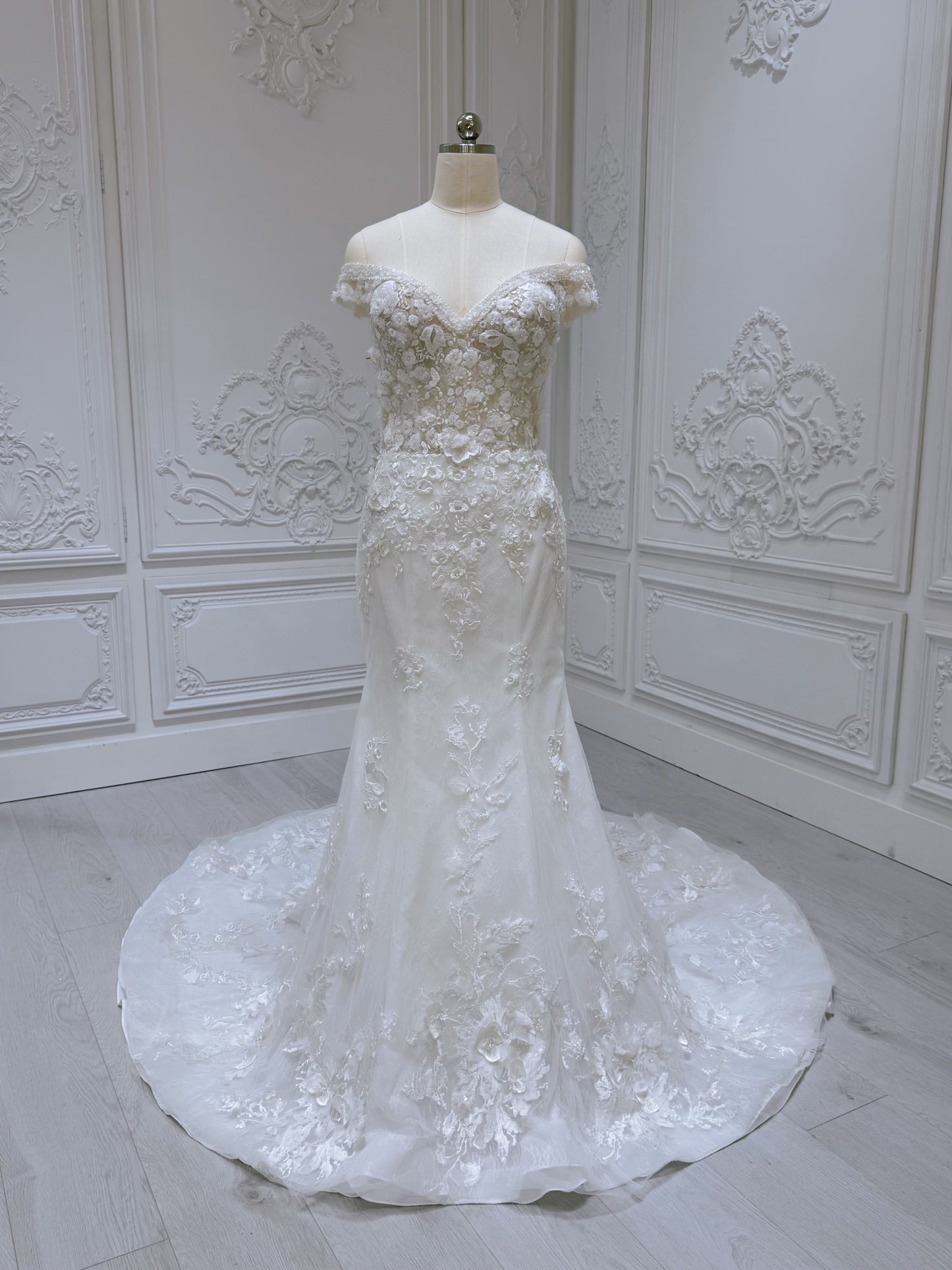 Stock clearance! Bridal size 10! White off the shoulder floral mermaid wedding dress with skirt