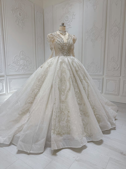 Stock Clearance! Bridal size 10! Luxury crystal beaded with beading lace long sleeve Victorian royal wedding dress with detachable neckpiece