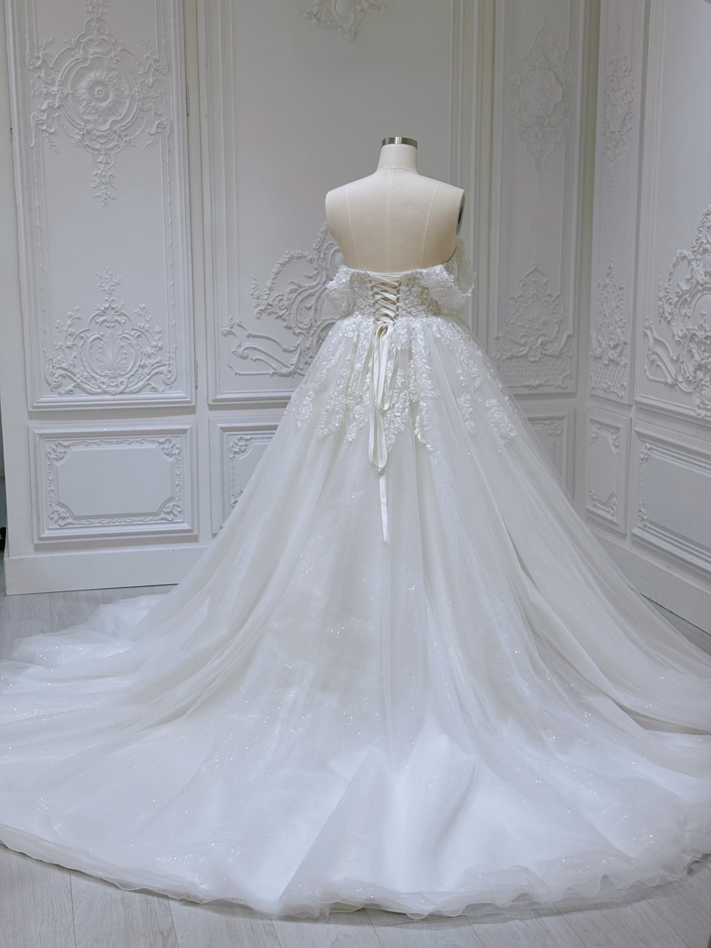 TBC-B002 Stock Clearance! White lace embroidered off the shoulder sparkling ballgown wedding dress