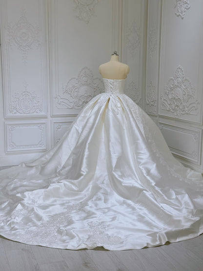 TBC-B045 Luxury lace beading ivory satin princess ballgown royal wedding dress