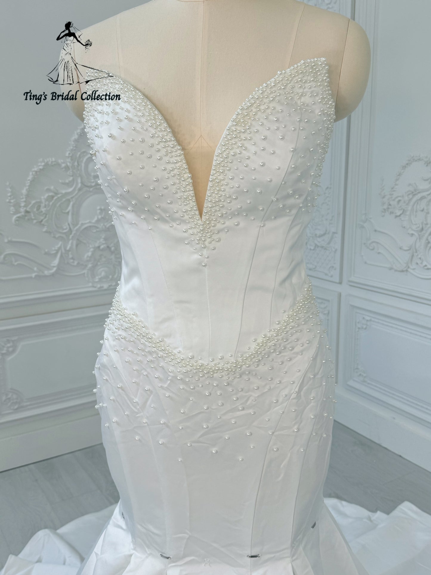 Stock clearance! Bridal size 14! White satin pearl beaded mermaid wedding dress with detachable ruffled skirt