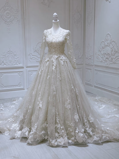 Stock clearance floor sample! Size 2. Ivory long sleeve lace Aline wedding dress