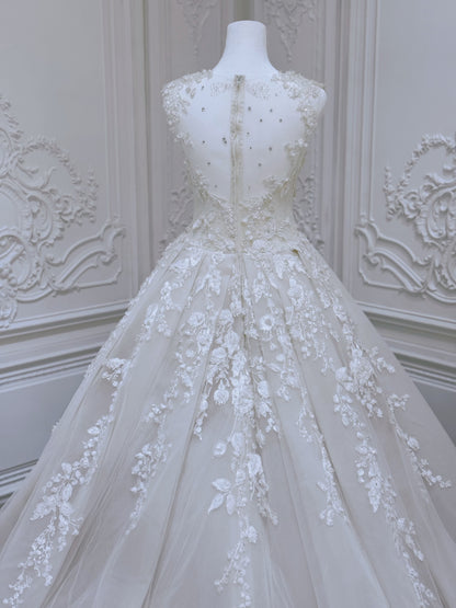 Stock clearance! Luxury beading 3D floral Ivory Aline wedding dress