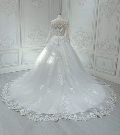 Stock Clearance! Bridal size 4! Custom-made off the shoulder with long sleeve classic lace Aline wedding dress