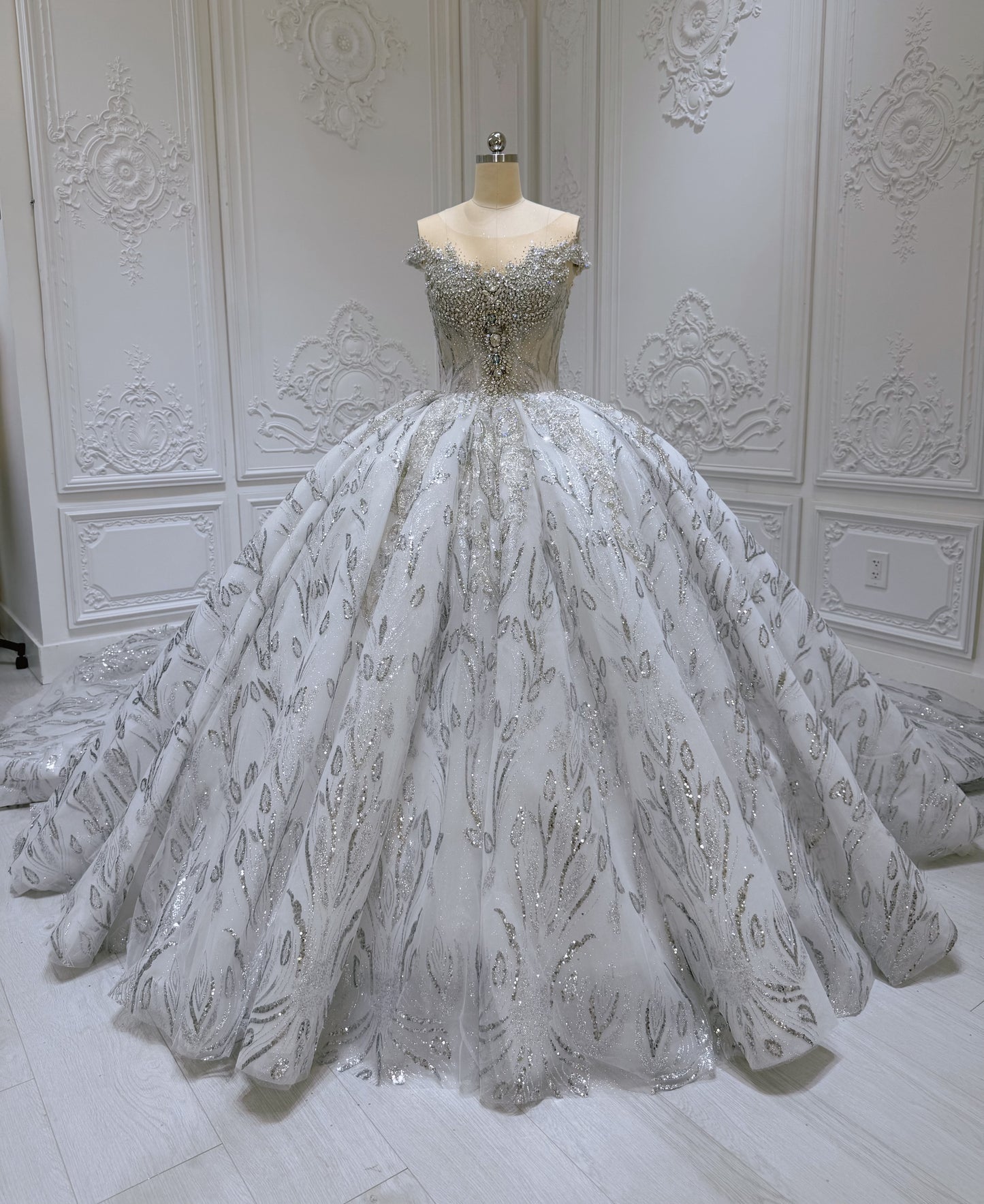 Stock Clearance! Bridal Size 10! Grey crystal beaded cap sleeve sparkling white&silver princess ballgown royal wedding dress