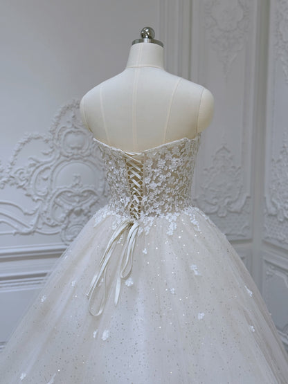 Stock clearance! Bridal size 6! Strapless ivory 3D floral Aline style fairy wedding dress