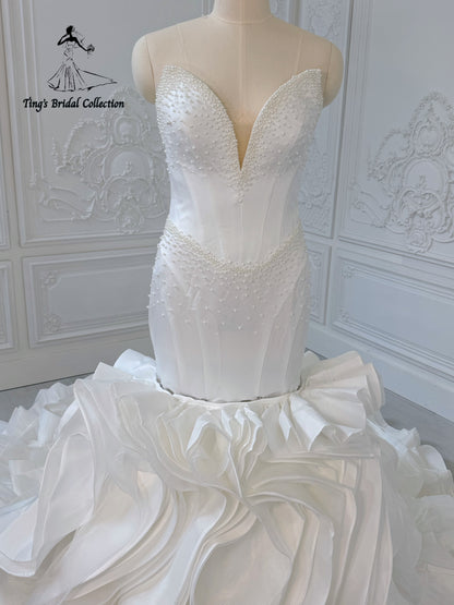 Stock clearance! Bridal size 14! White satin pearl beaded mermaid wedding dress with detachable ruffled skirt