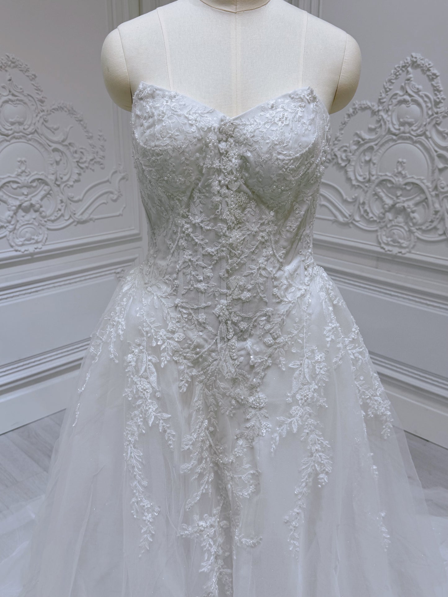 Stock clearance! Bridal size 8. White strapless V neck Aline wedding dress