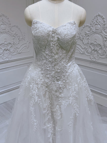 Stock clearance! Bridal size 8. White strapless V neck Aline wedding dress