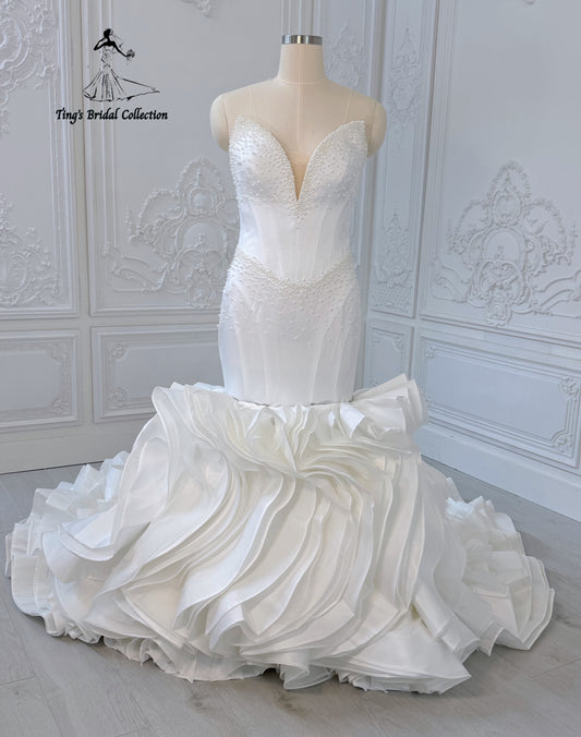 Stock clearance! Bridal size 14! White satin pearl beaded mermaid wedding dress with detachable ruffled skirt