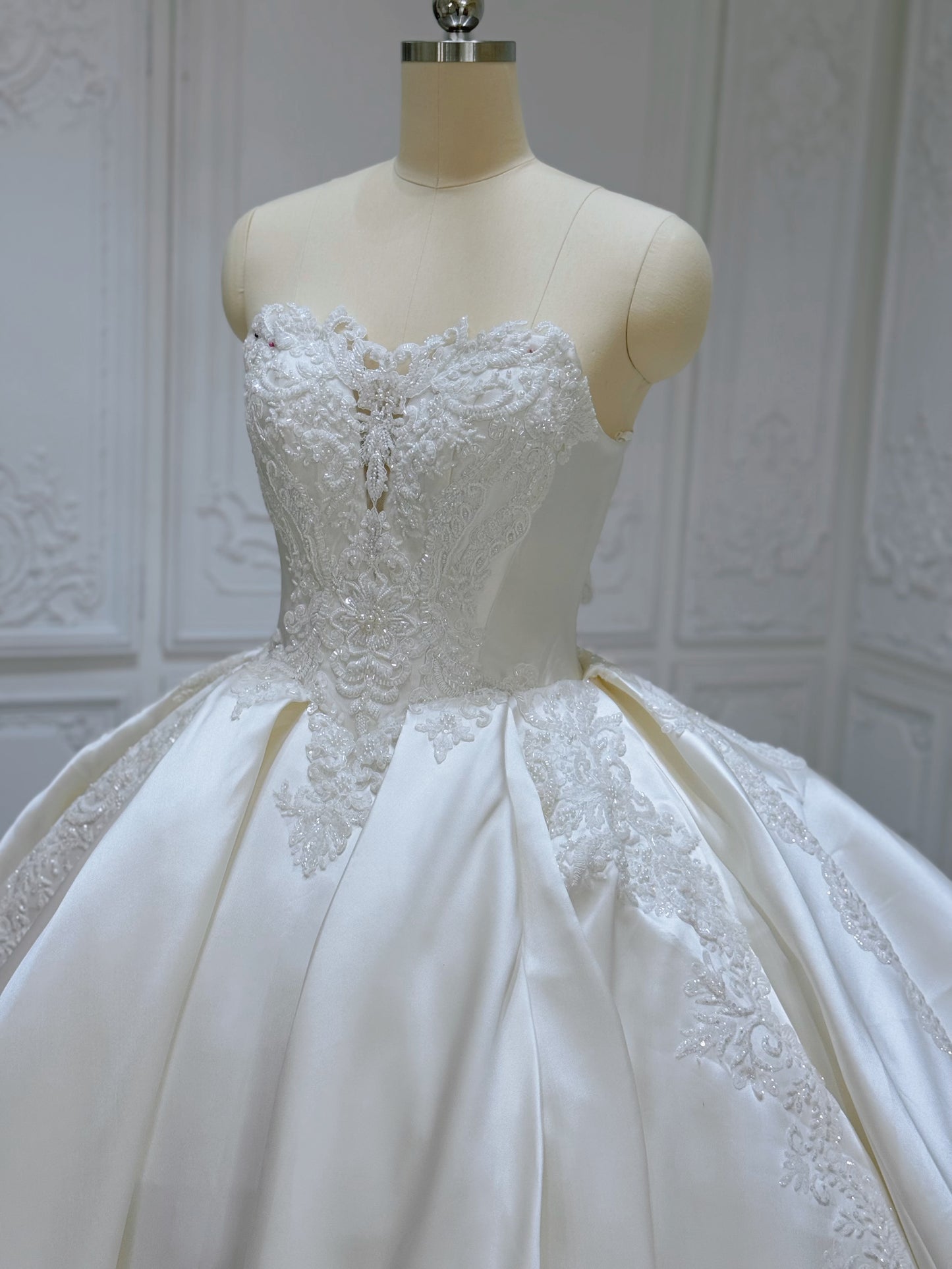 TBC-B045 Luxury lace beading ivory satin princess ballgown royal wedding dress