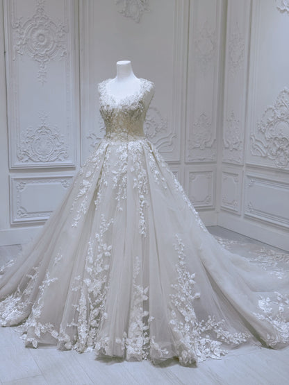 Stock clearance! Luxury beading 3D floral Ivory Aline wedding dress