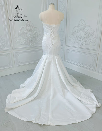 Stock clearance! Bridal size 14! White satin pearl beaded mermaid wedding dress with detachable ruffled skirt