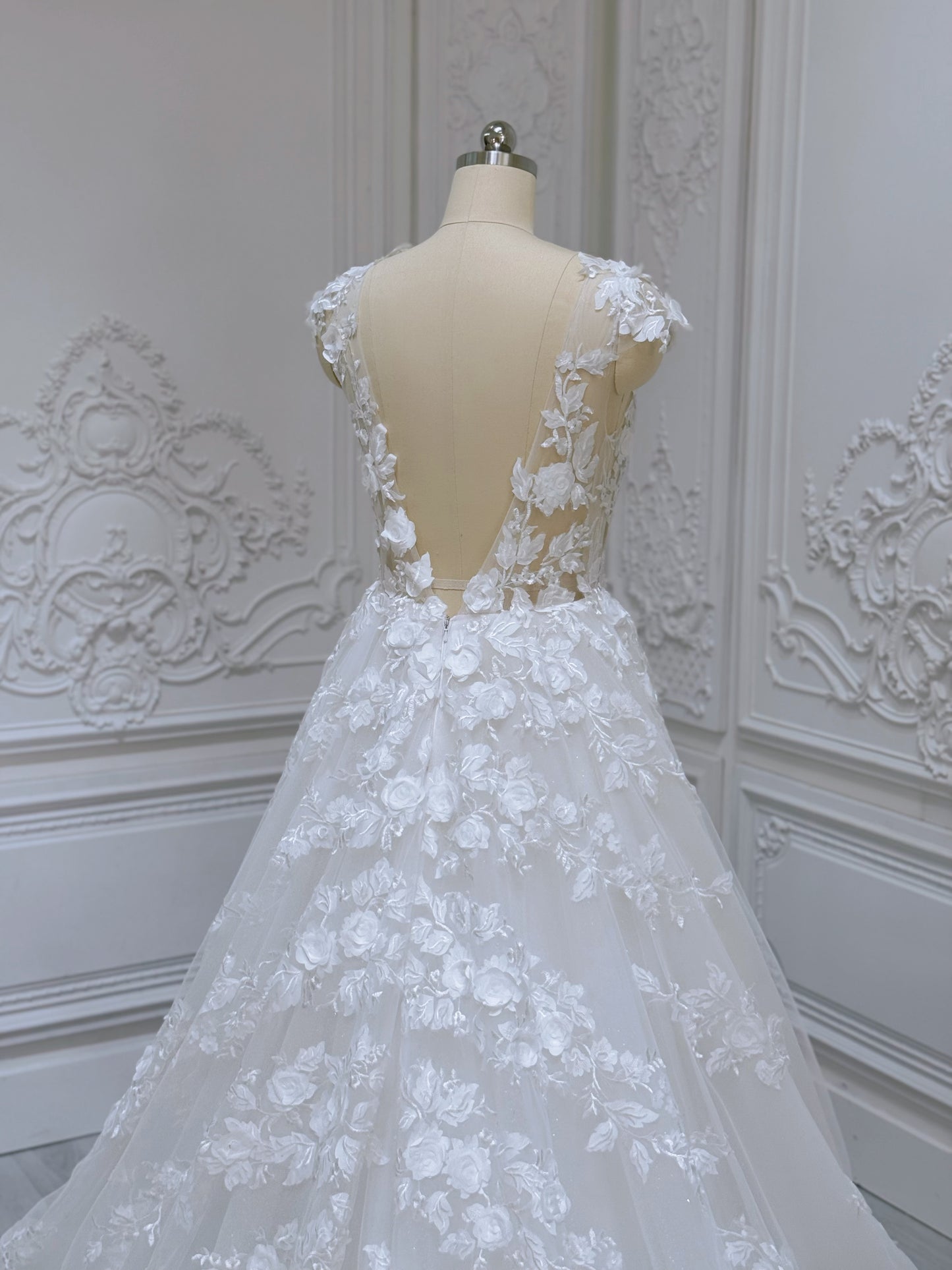 Stock Clearance! Bridal size 12! White 3D floral Deep V with cap sleeve Aline beach/outdoor wedding dress