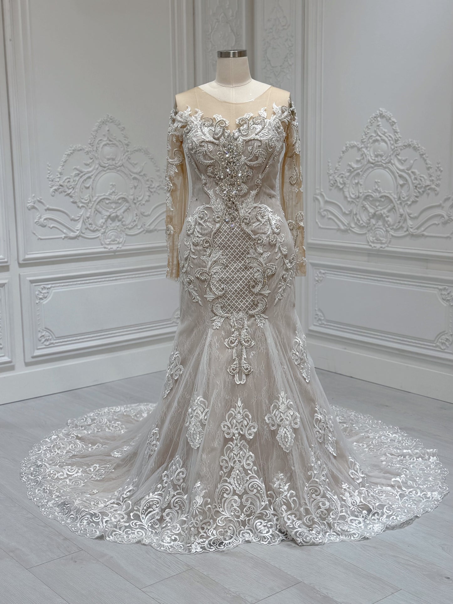 TBC-CM26 Stock of long sleeve beading lace embroidered mermaid wedding dress with detachable skirt