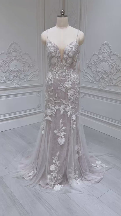 Stock clearance! Bridal size 8. Ivory lace mermaid wedding dress